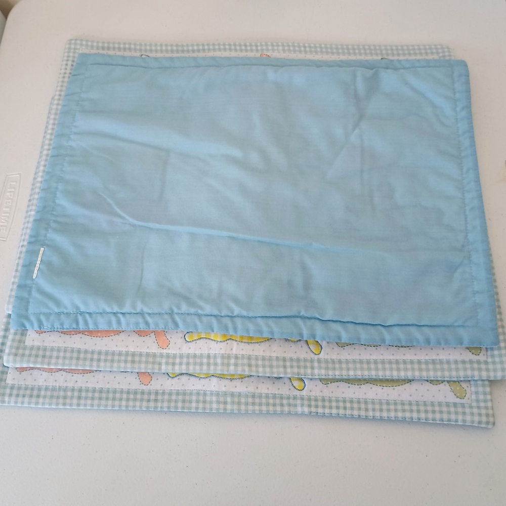 Set Of 4 Blossoms & Blooms? All Over Bunny Rabbit Blue Gingham Spring Placemats - Picture 4 of 8